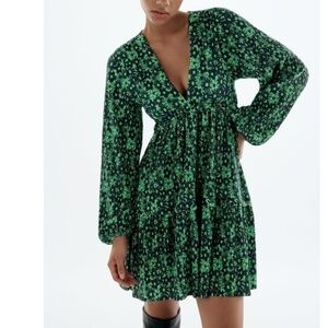 Zara NWOT Mini dress Babydoll Empire waist Balloon sleeve Kelly Green Sz M
